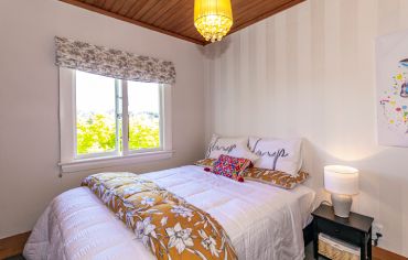 Golden Sands Room